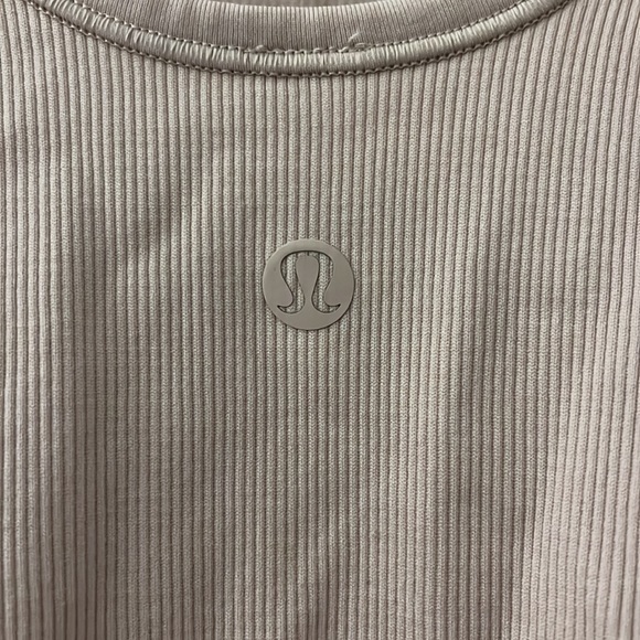 Lululemon Women’s Fitted Cropped Short Sleeve| Color: Cream Size: S - Picture 2 of 3
